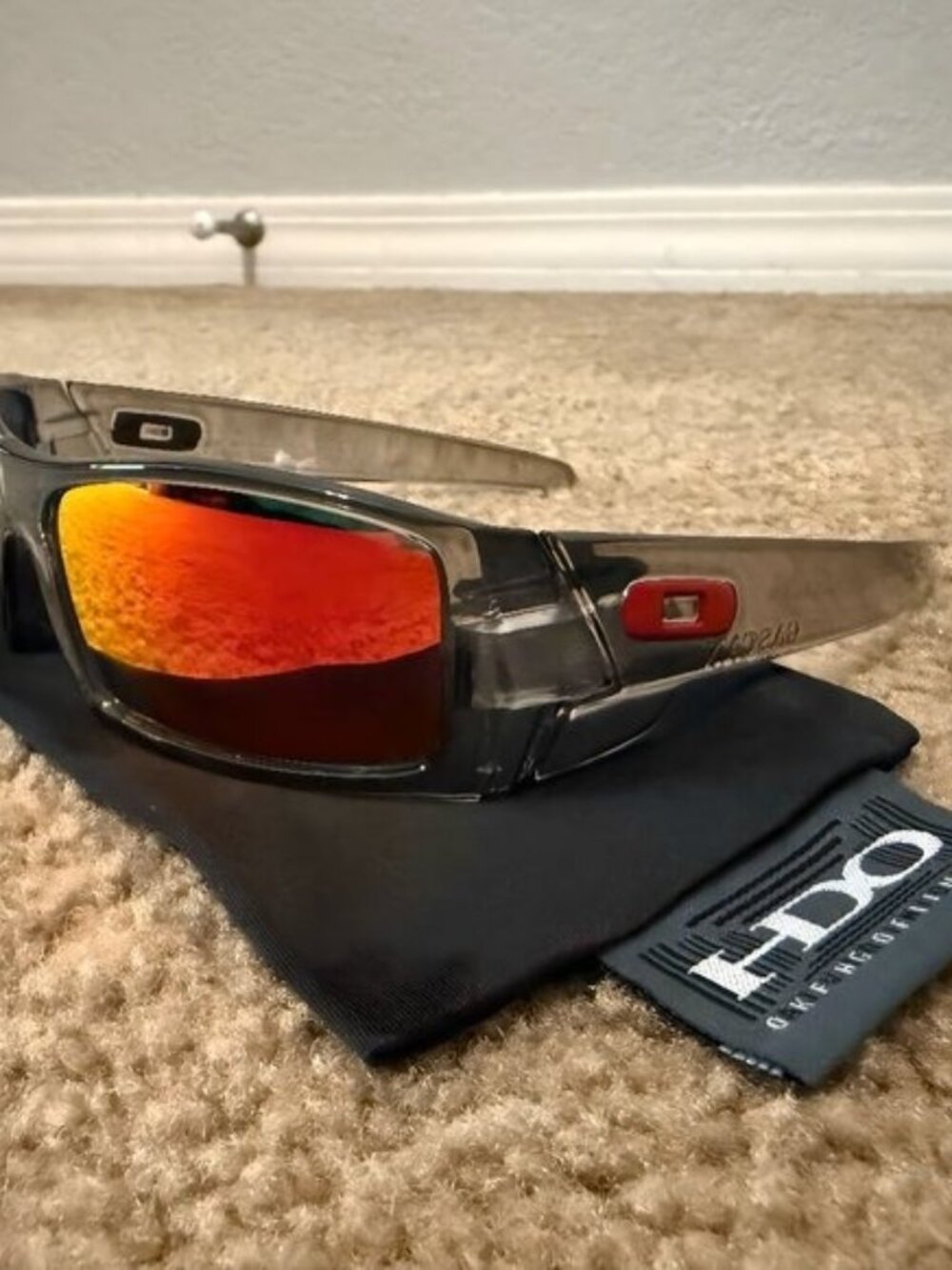 ( OO9014 ) Oakley Gascan Smoke Gray Frame Ruby Iridium Lenses